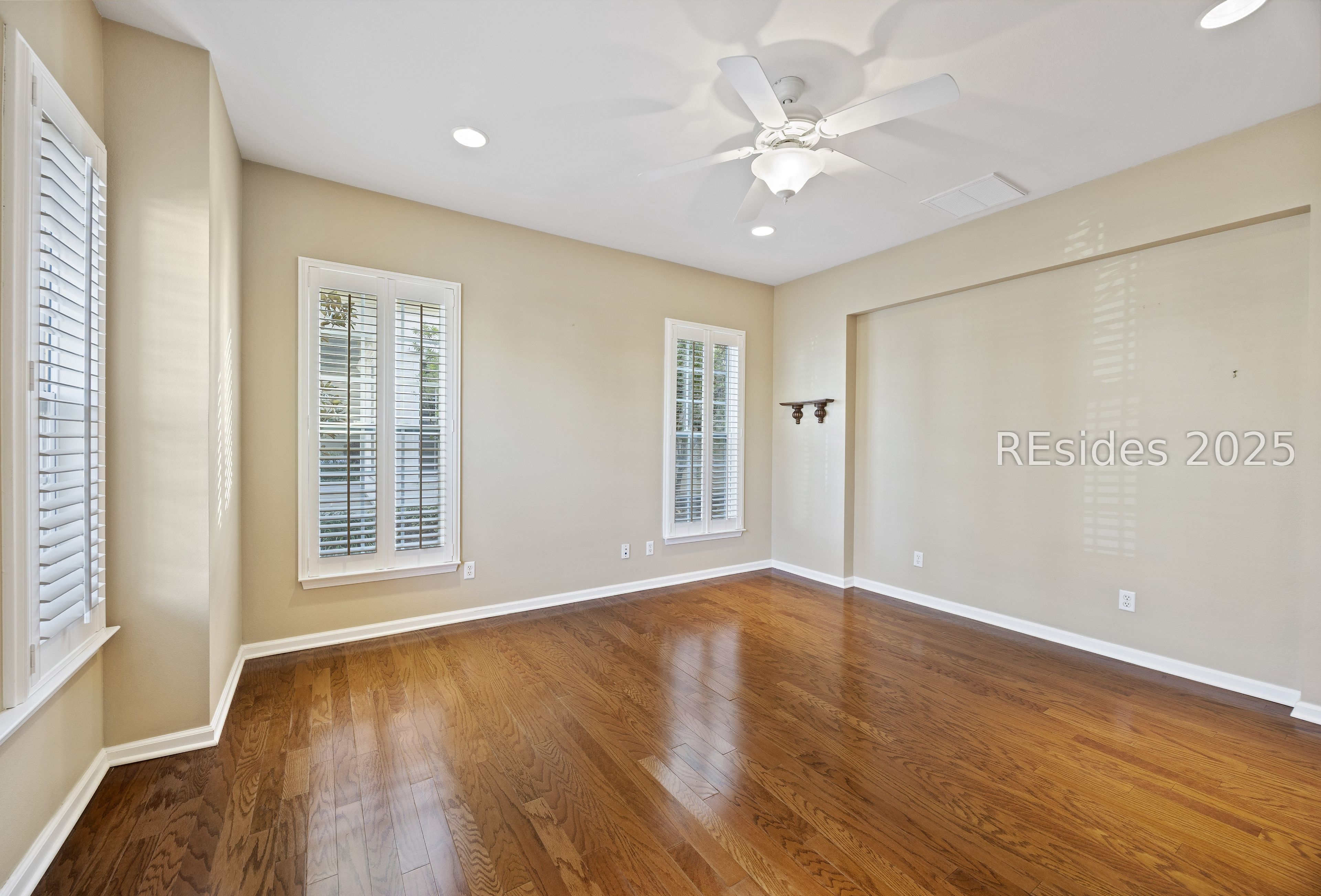 10 Camilla Pink Court