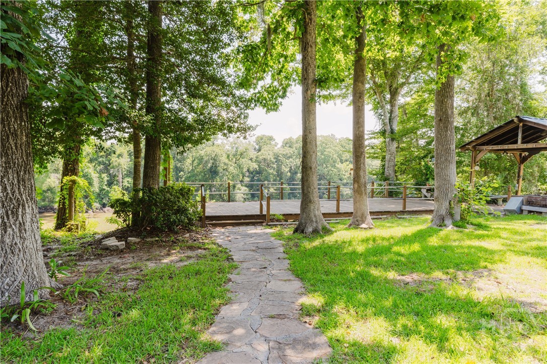 130 Seines Landing Drive