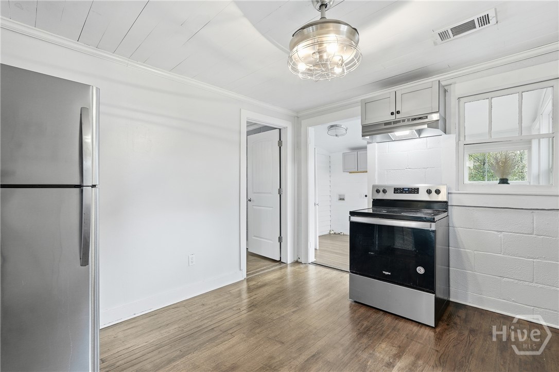 704 Lexington Avenue