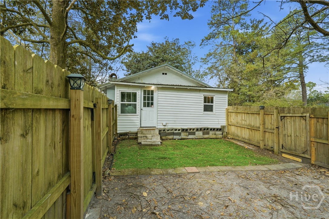 704 Lexington Avenue