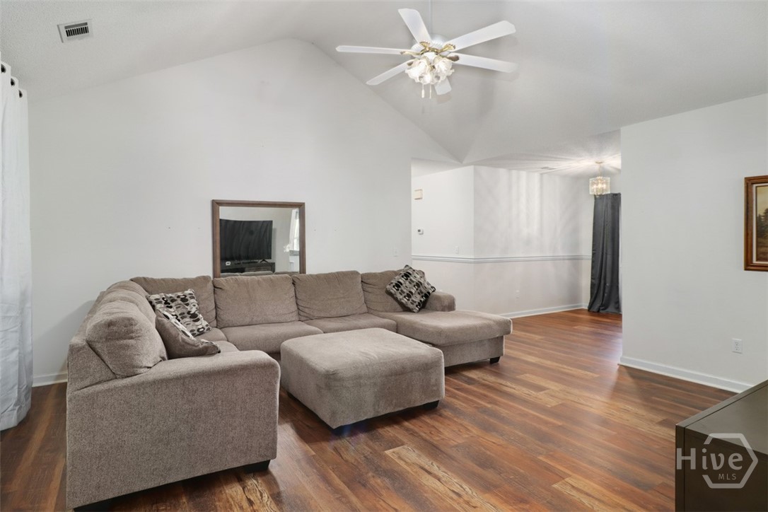 106 Oxford Circle