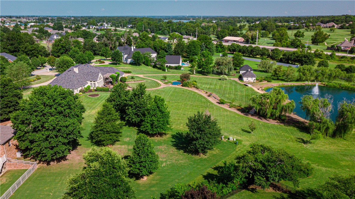 6100 Nancy's Vista