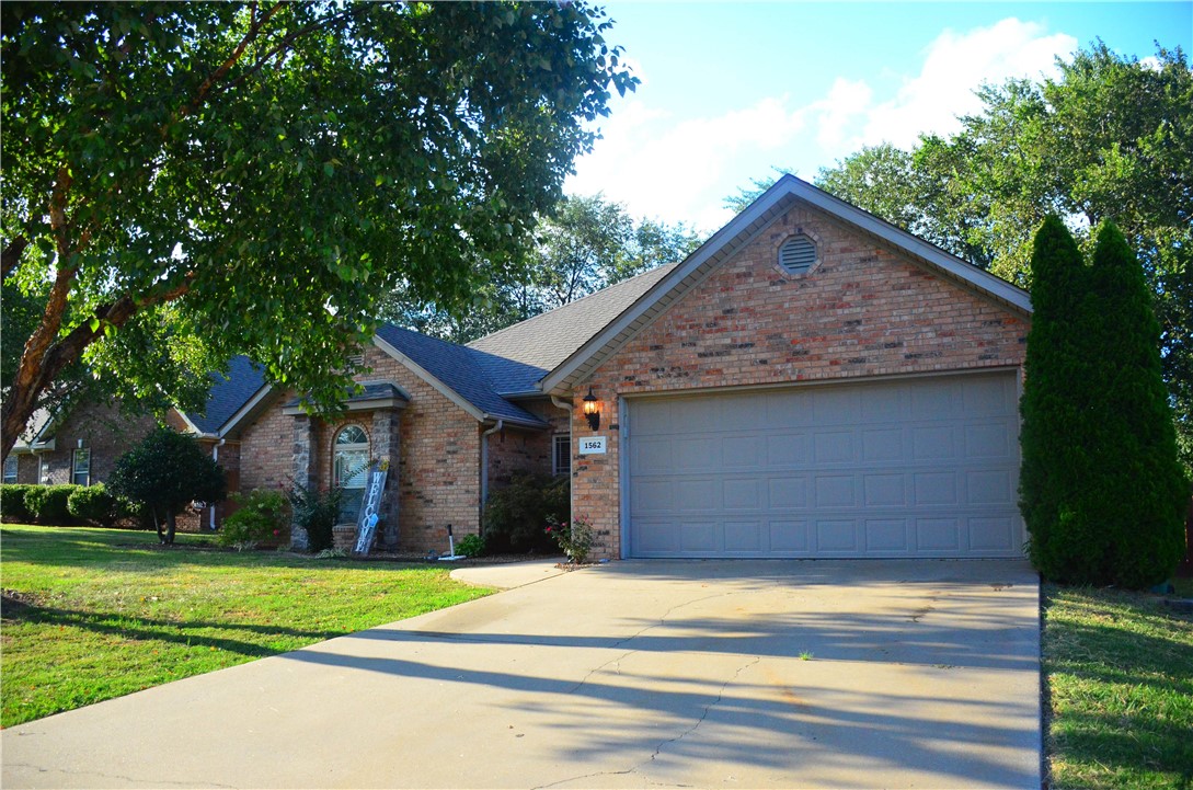 1562 Thistle Wood Lane