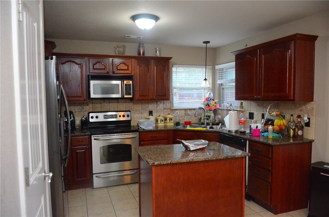 1562 Thistle Wood Lane