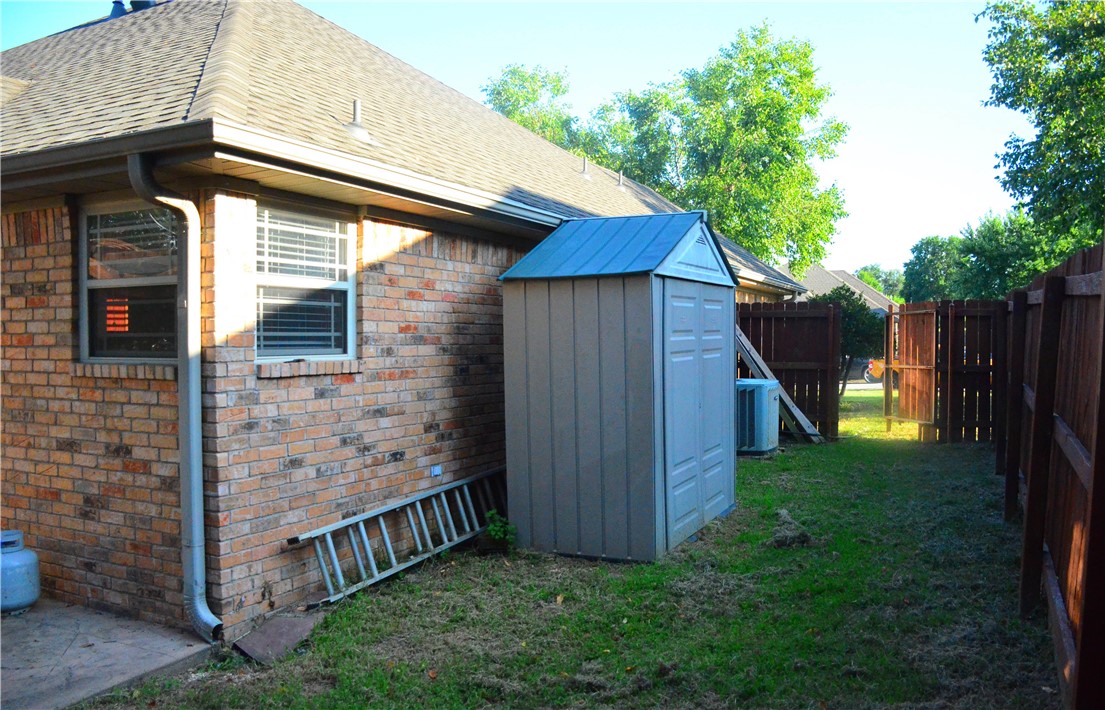 1562 Thistle Wood Lane