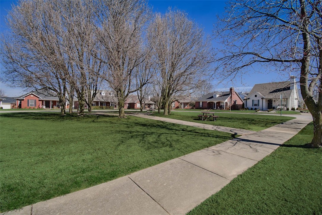 6894 Song Bird Circle