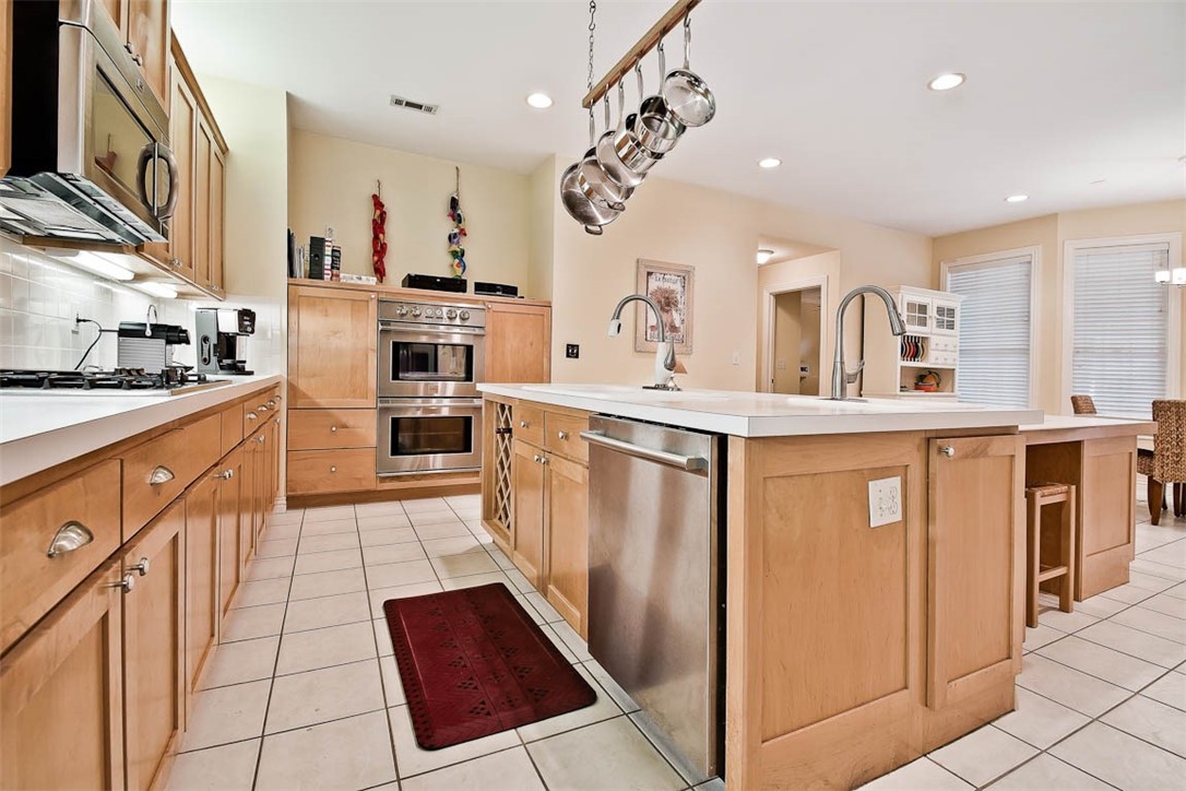 6894 Song Bird Circle