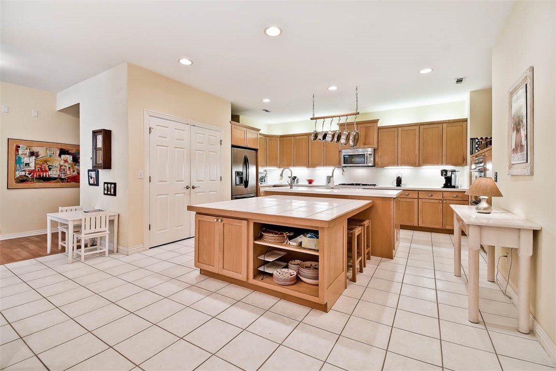 6894 Song Bird Circle