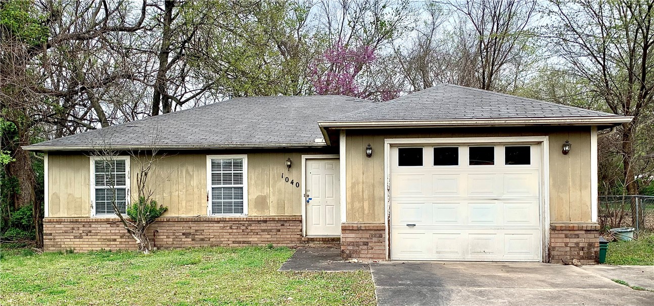1040 Lonnie Avenue