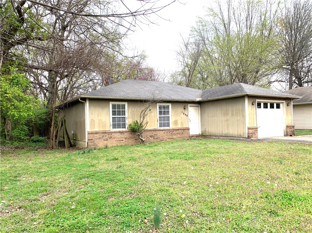 1040 Lonnie Avenue