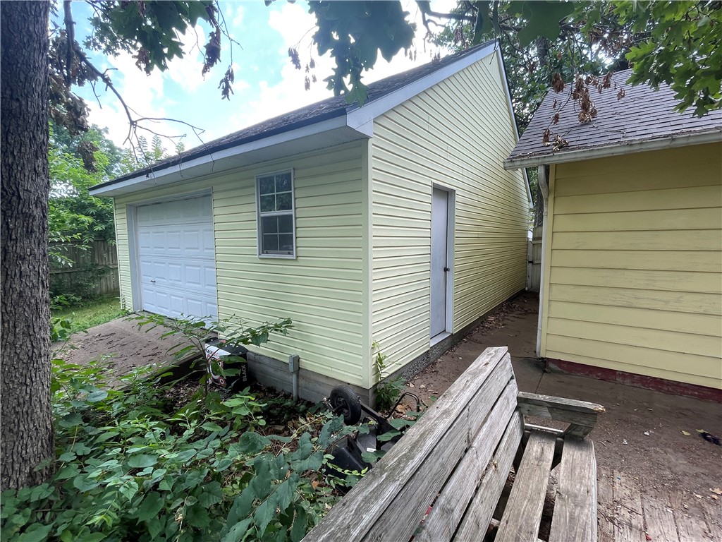 2112 N Pump Station Road