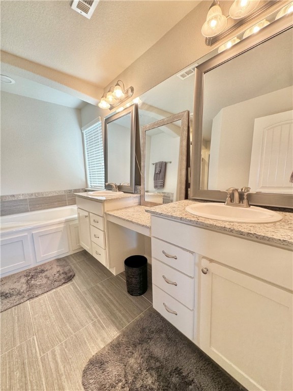 405 W Gillian Avenue