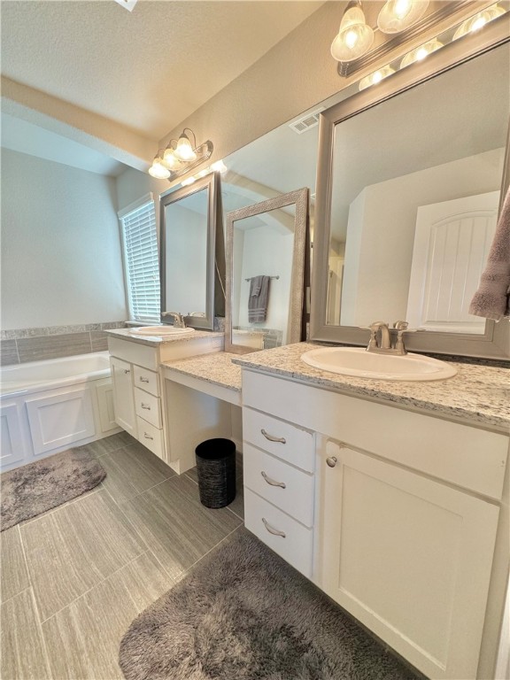 405 W Gillian Avenue