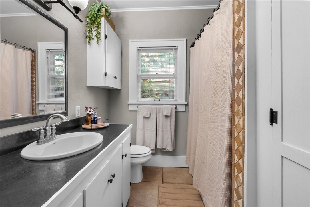 811 N Lindell Avenue