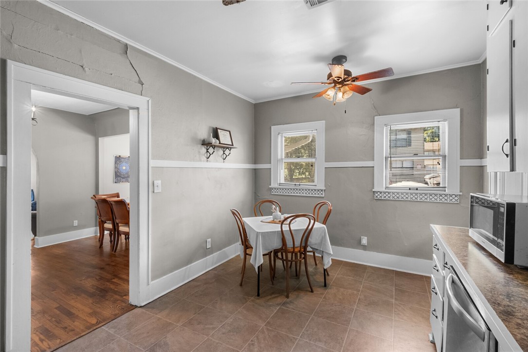 811 N Lindell Avenue