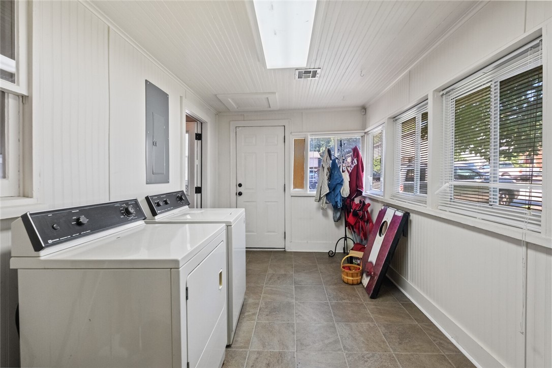 811 N Lindell Avenue