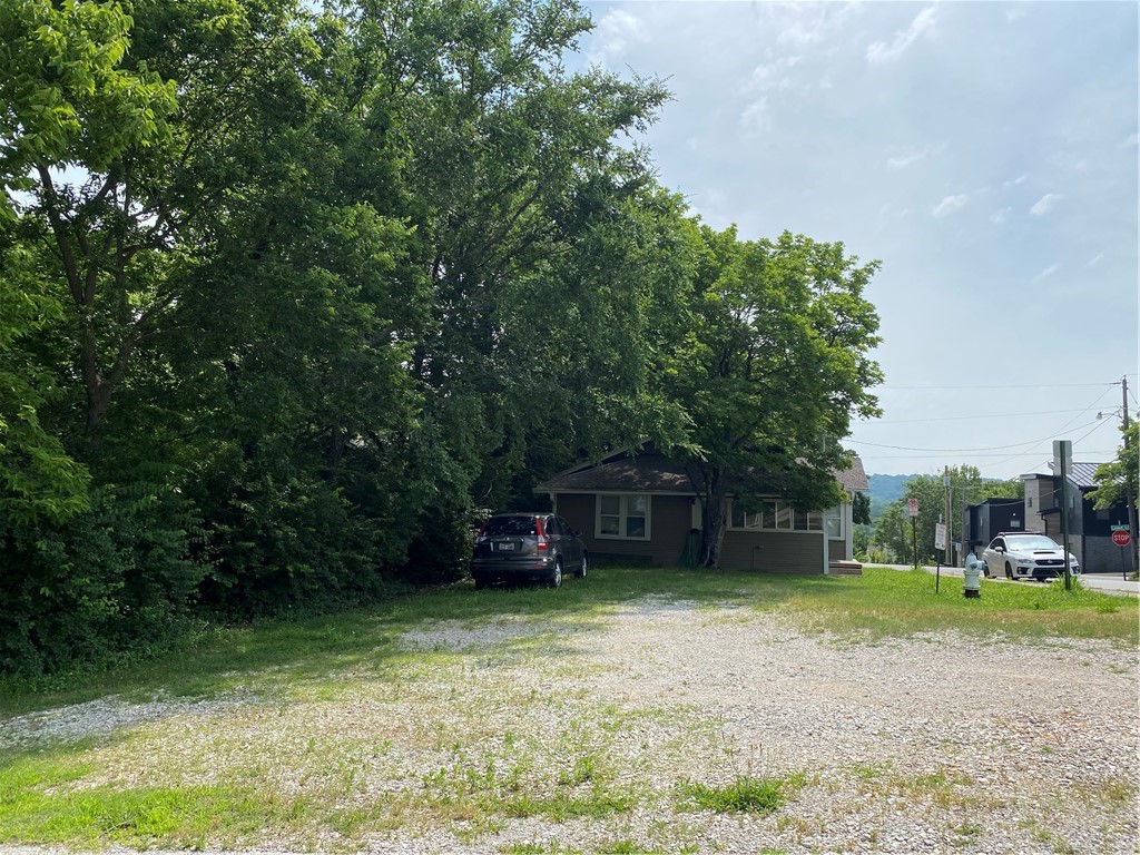 811 N Lindell Avenue