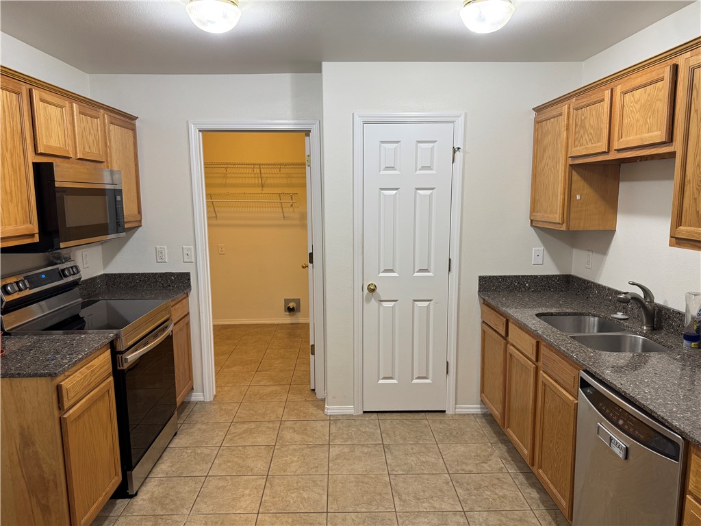 6404 SW High Meadow Boulevard