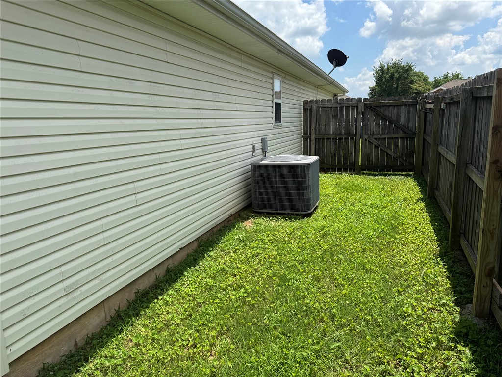 6404 SW High Meadow Boulevard