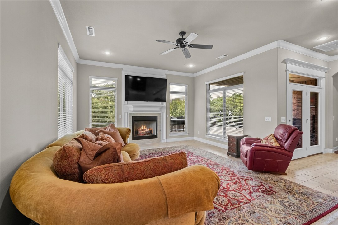 4470 N Thoroughbred Trail