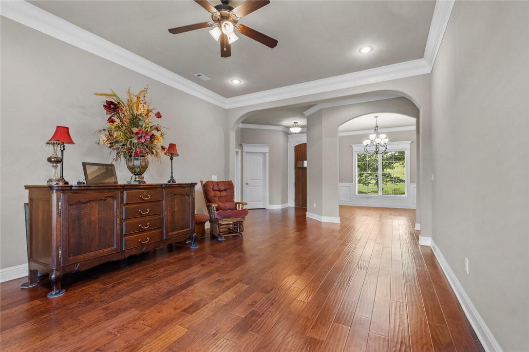 4470 N Thoroughbred Trail