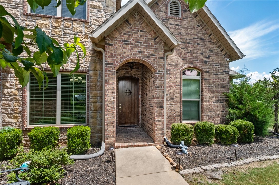 4470 N Thoroughbred Trail