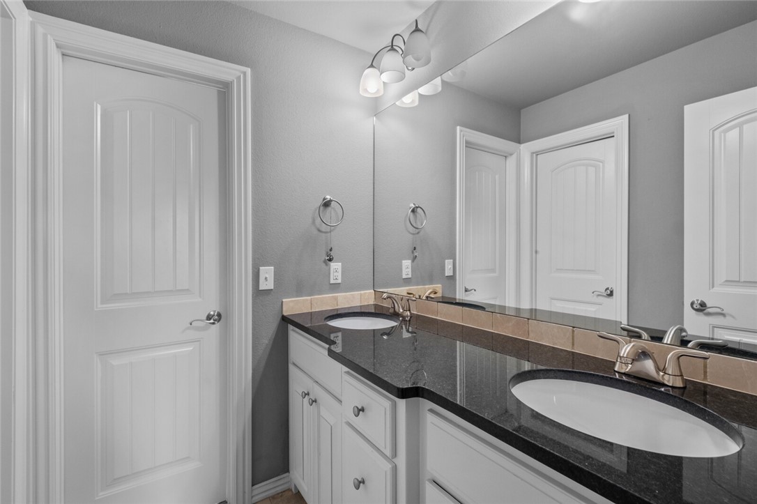 4470 N Thoroughbred Trail