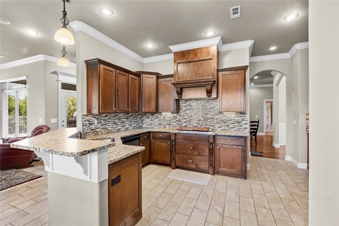 4470 N Thoroughbred Trail