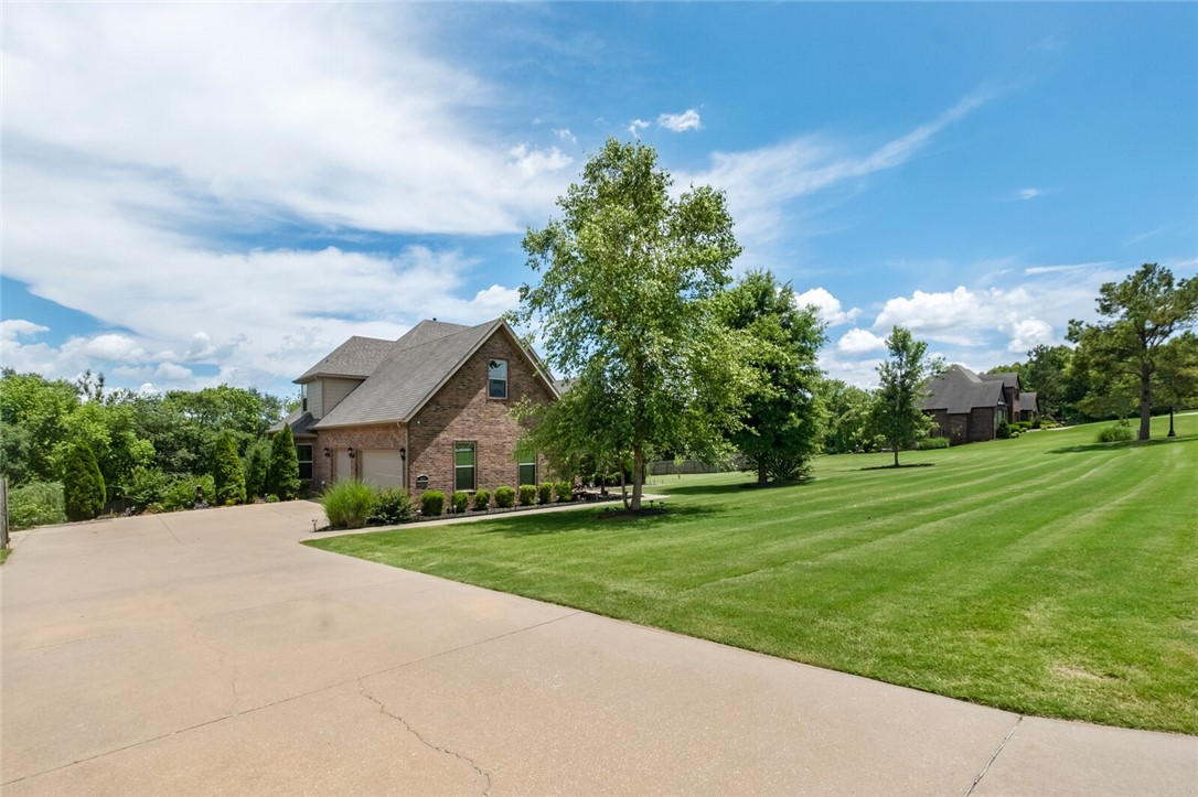 4470 N Thoroughbred Trail