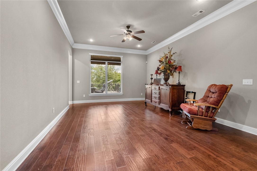 4470 N Thoroughbred Trail