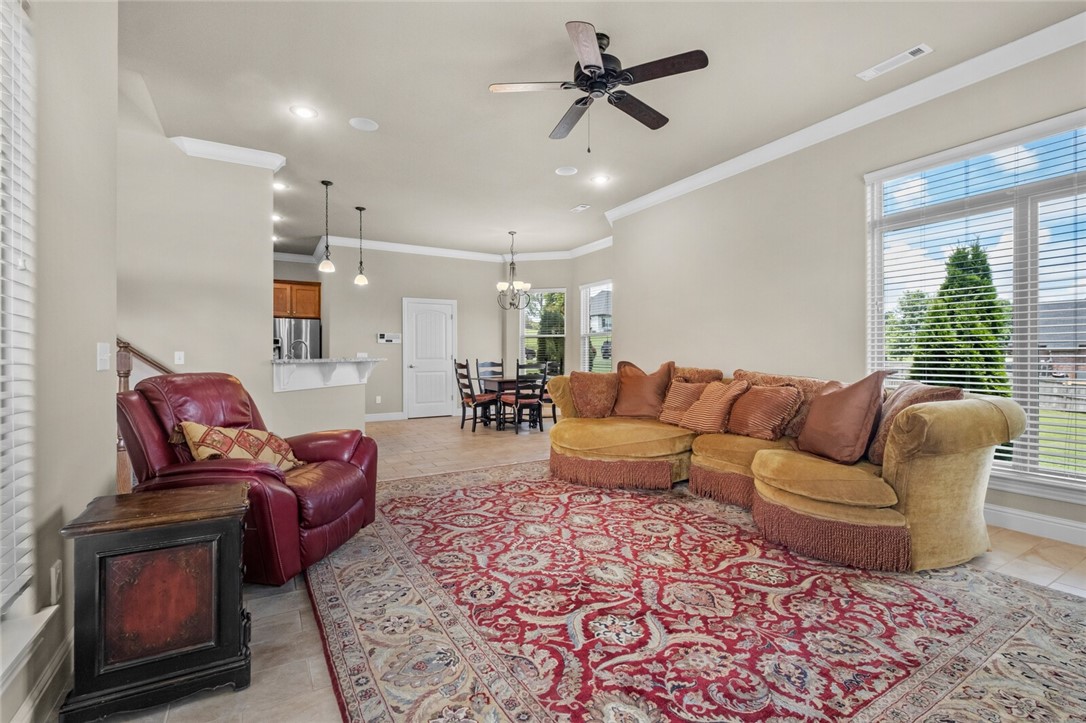 4470 N Thoroughbred Trail