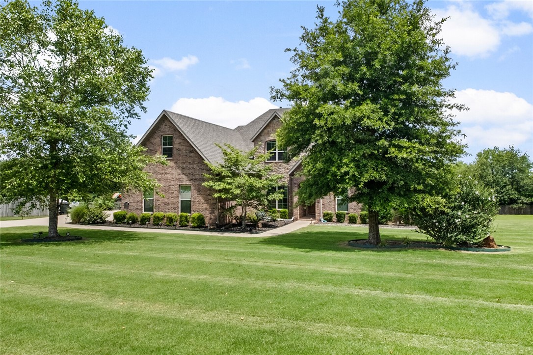 4470 N Thoroughbred Trail