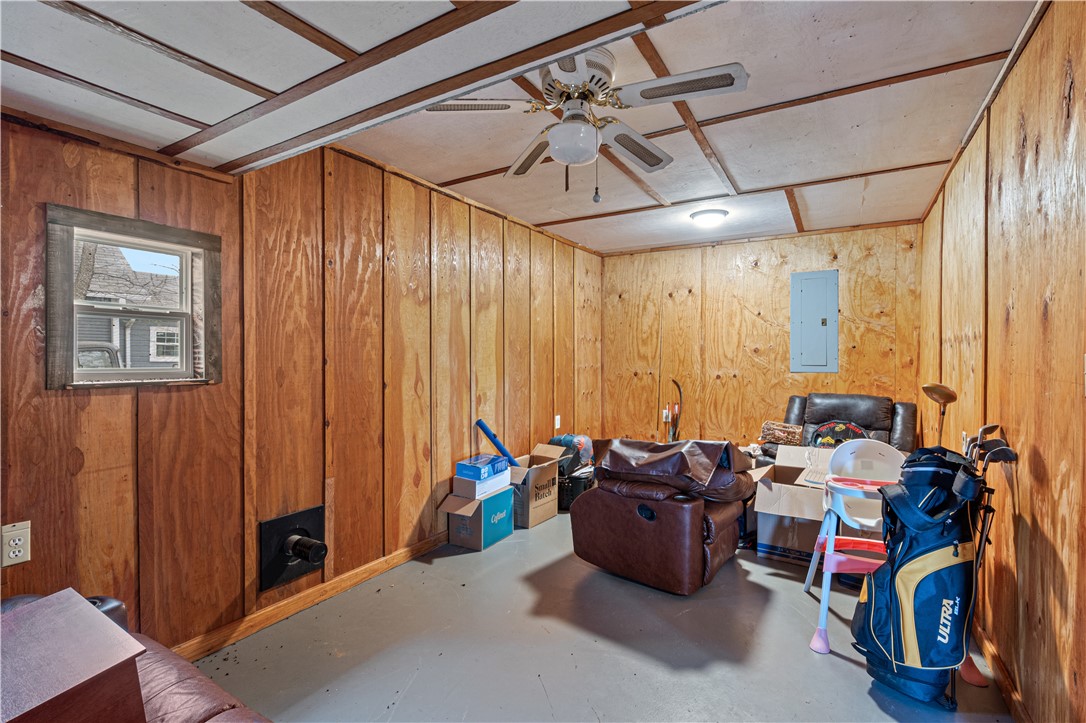104 N Pine Avenue