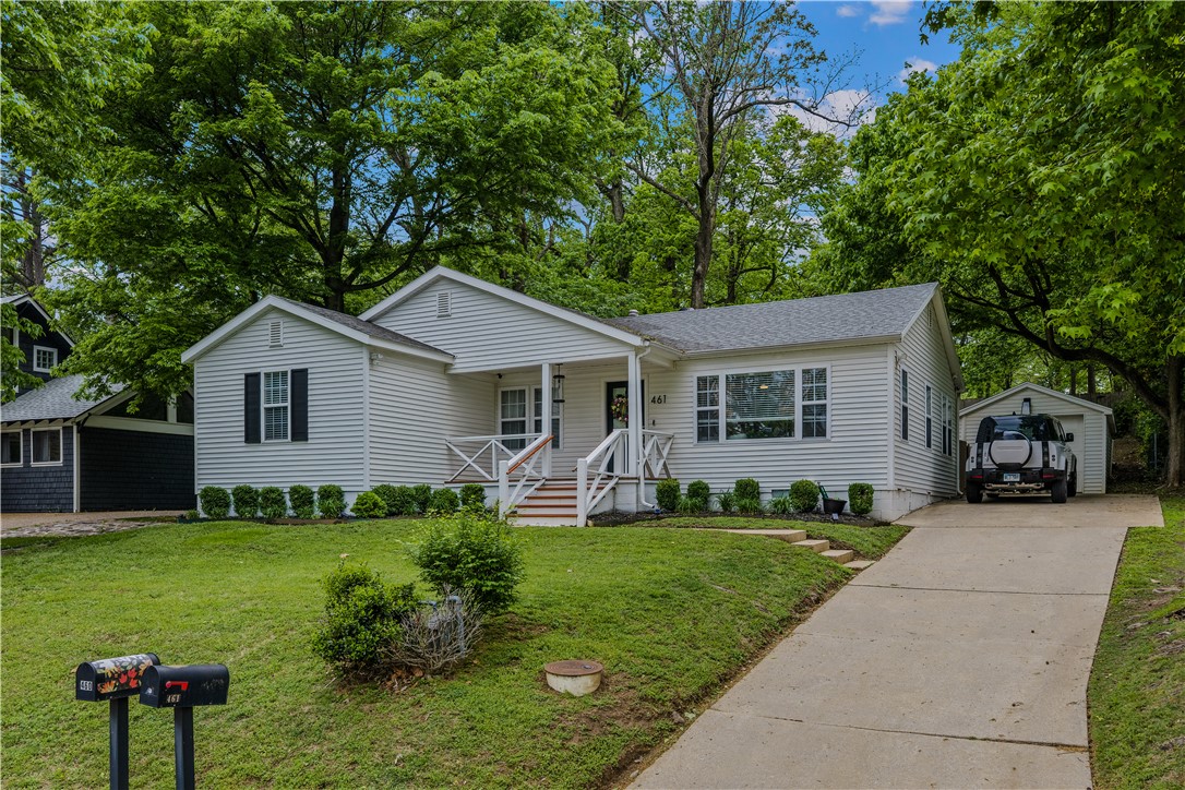 461 N Oliver Avenue