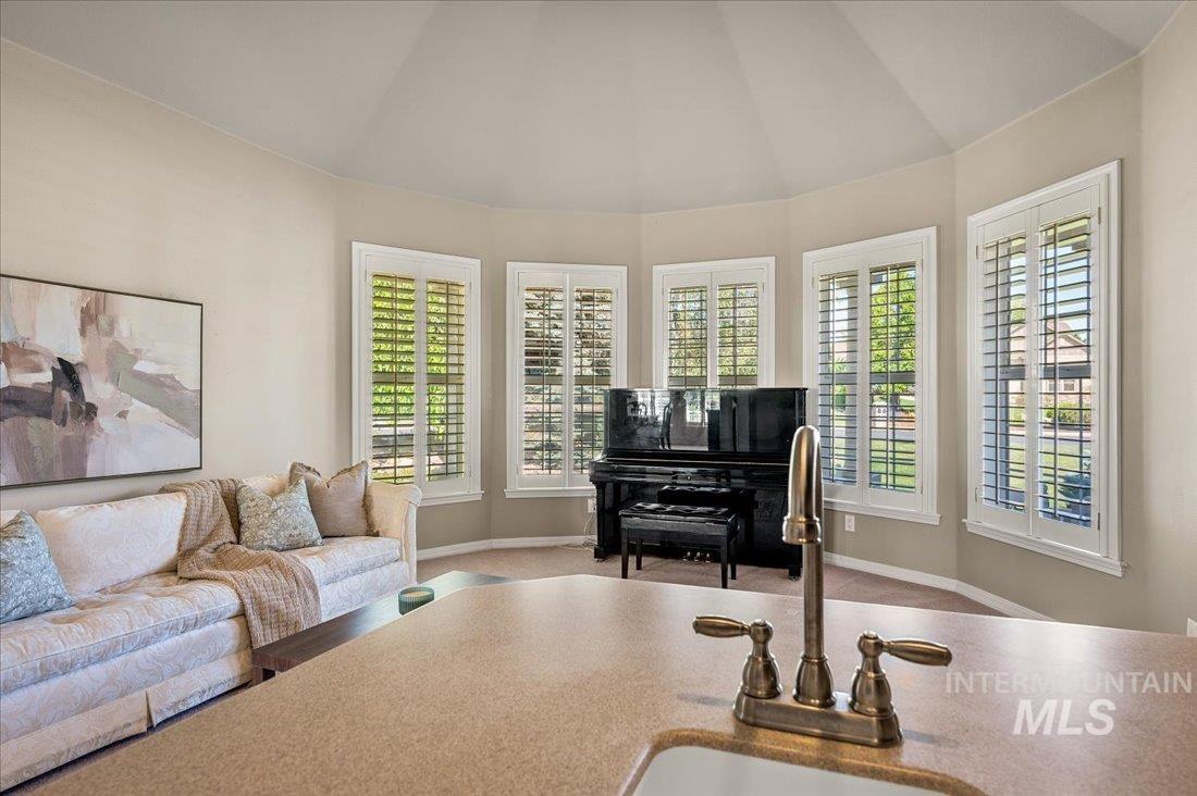 529 W Bayhill Dr.