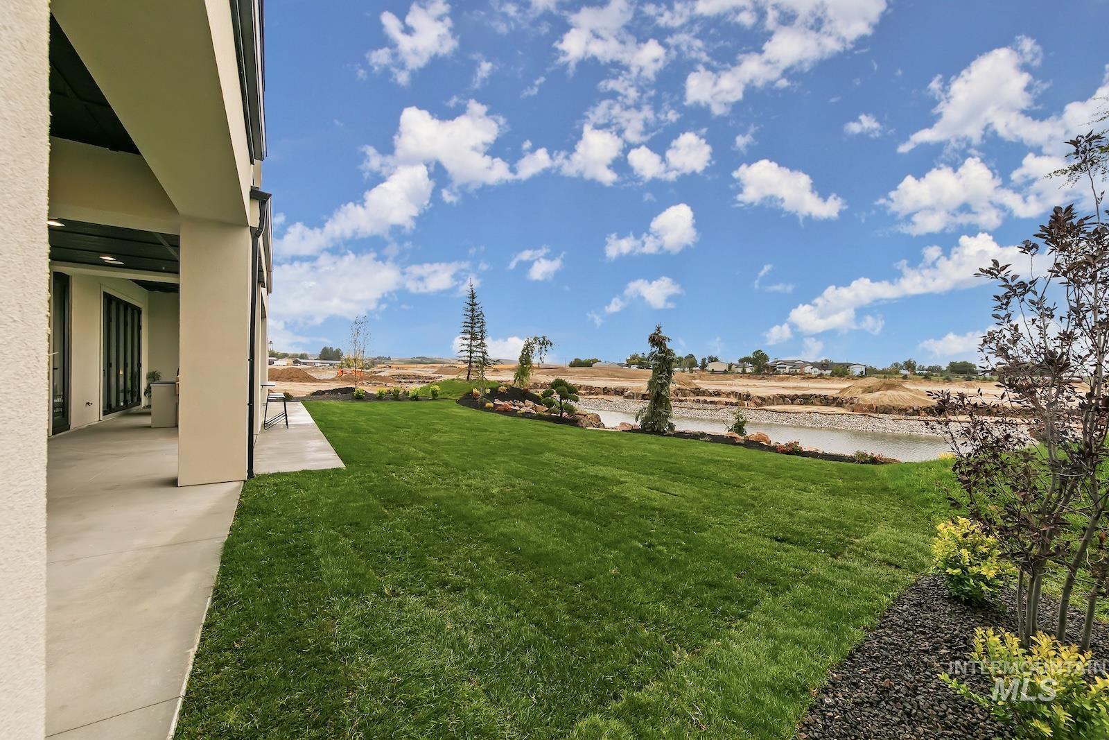 3668 N Harvest Moon Way