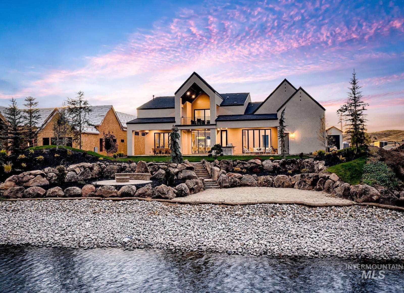 3668 N Harvest Moon Way