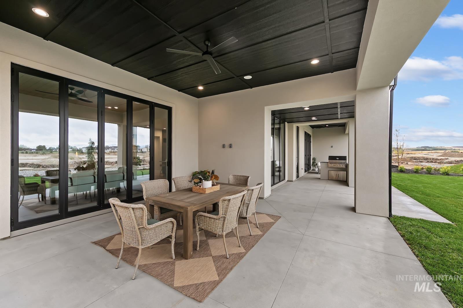 3668 N Harvest Moon Way