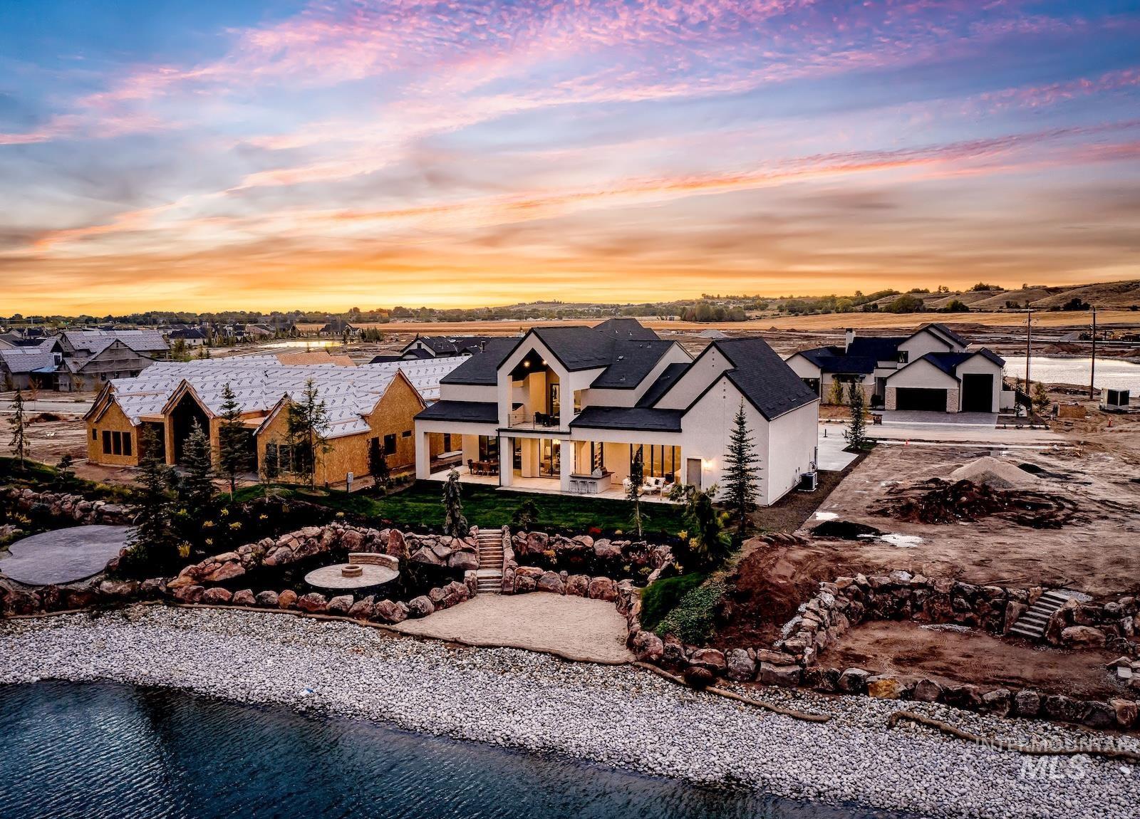 3668 N Harvest Moon Way