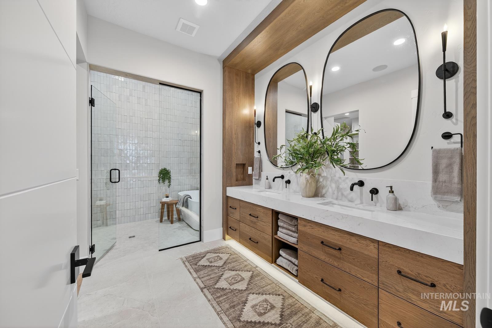 3668 N Harvest Moon Way