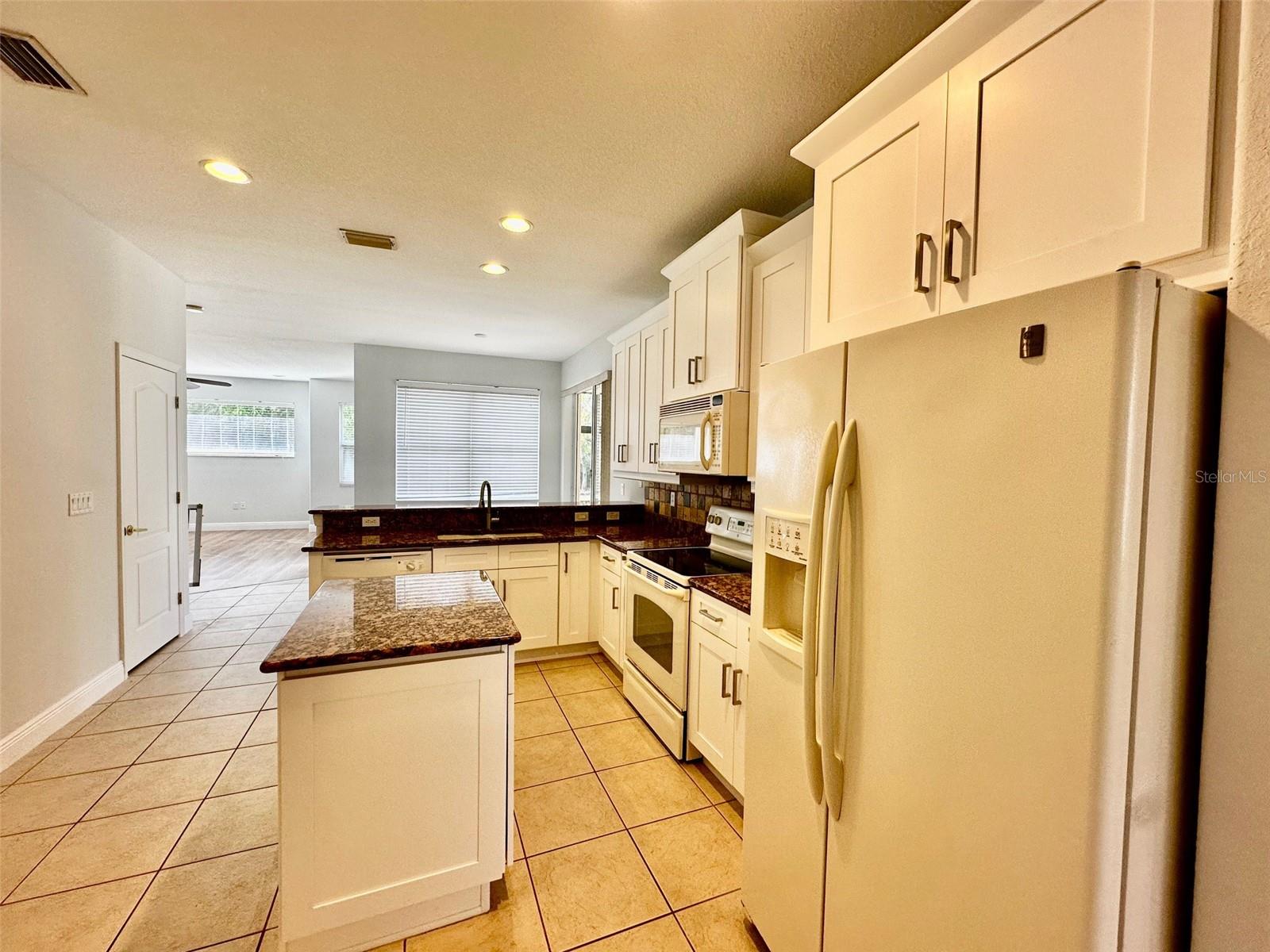 408 GOLDEN HARBOUR TRL