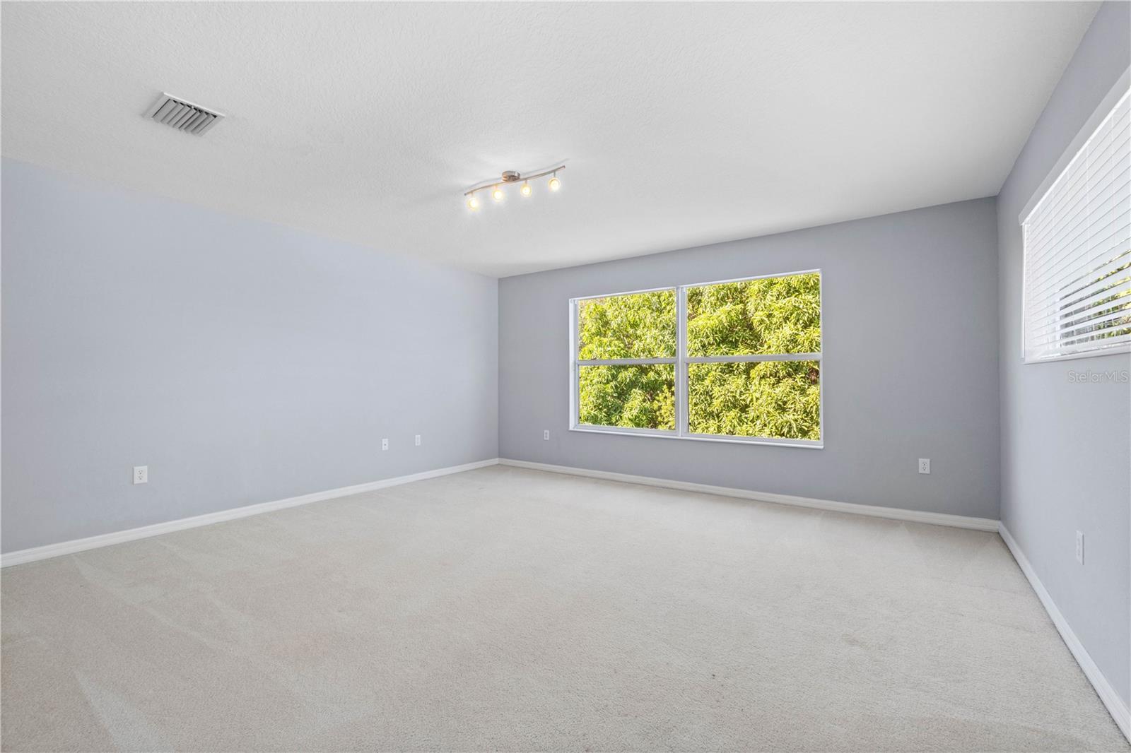 408 GOLDEN HARBOUR TRL