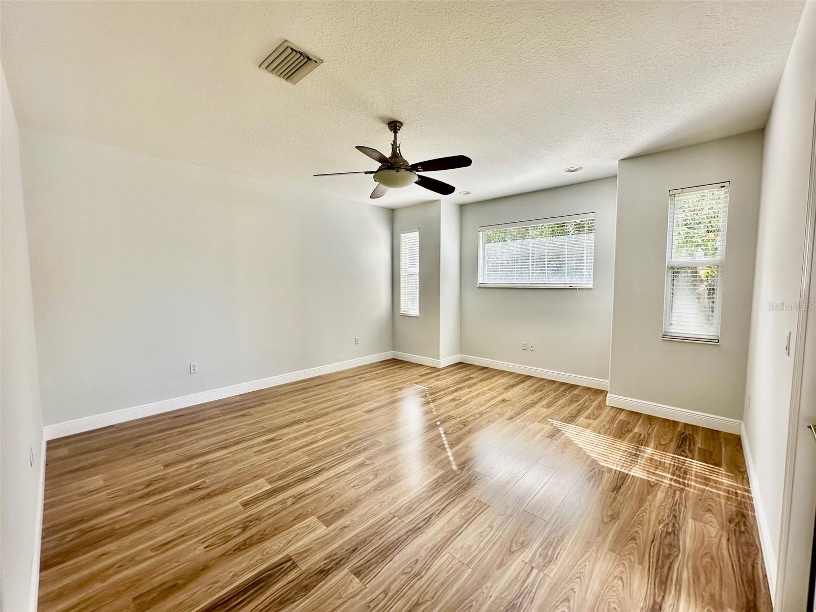 408 GOLDEN HARBOUR TRL
