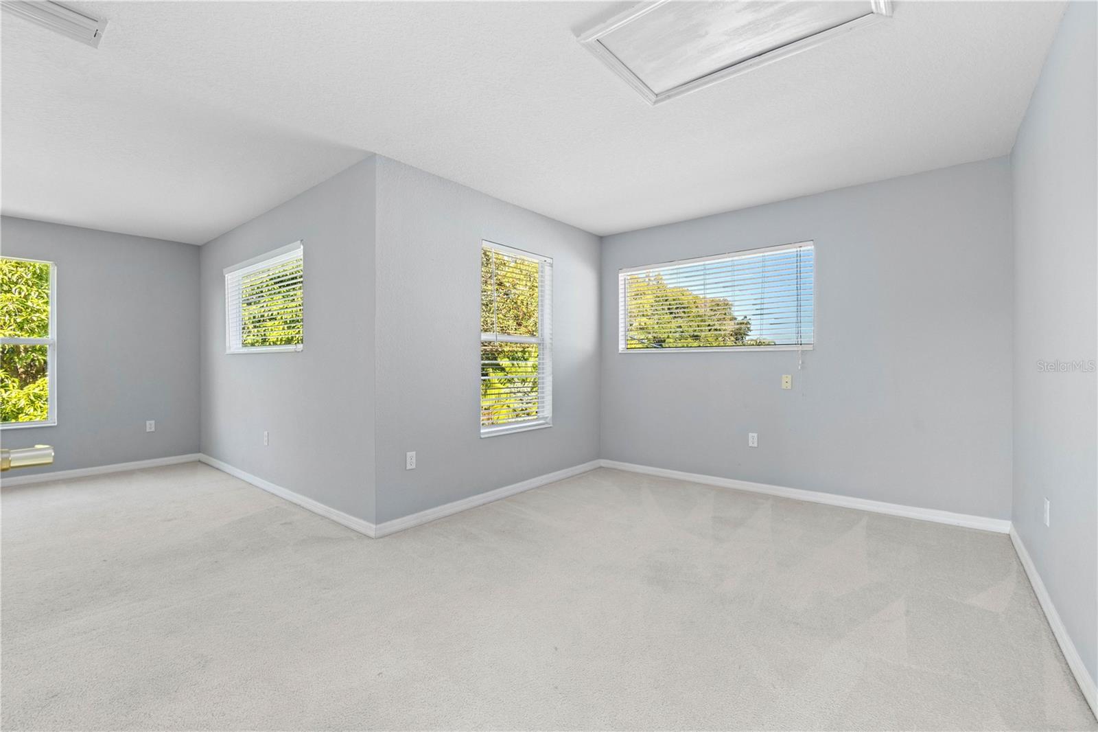 408 GOLDEN HARBOUR TRL