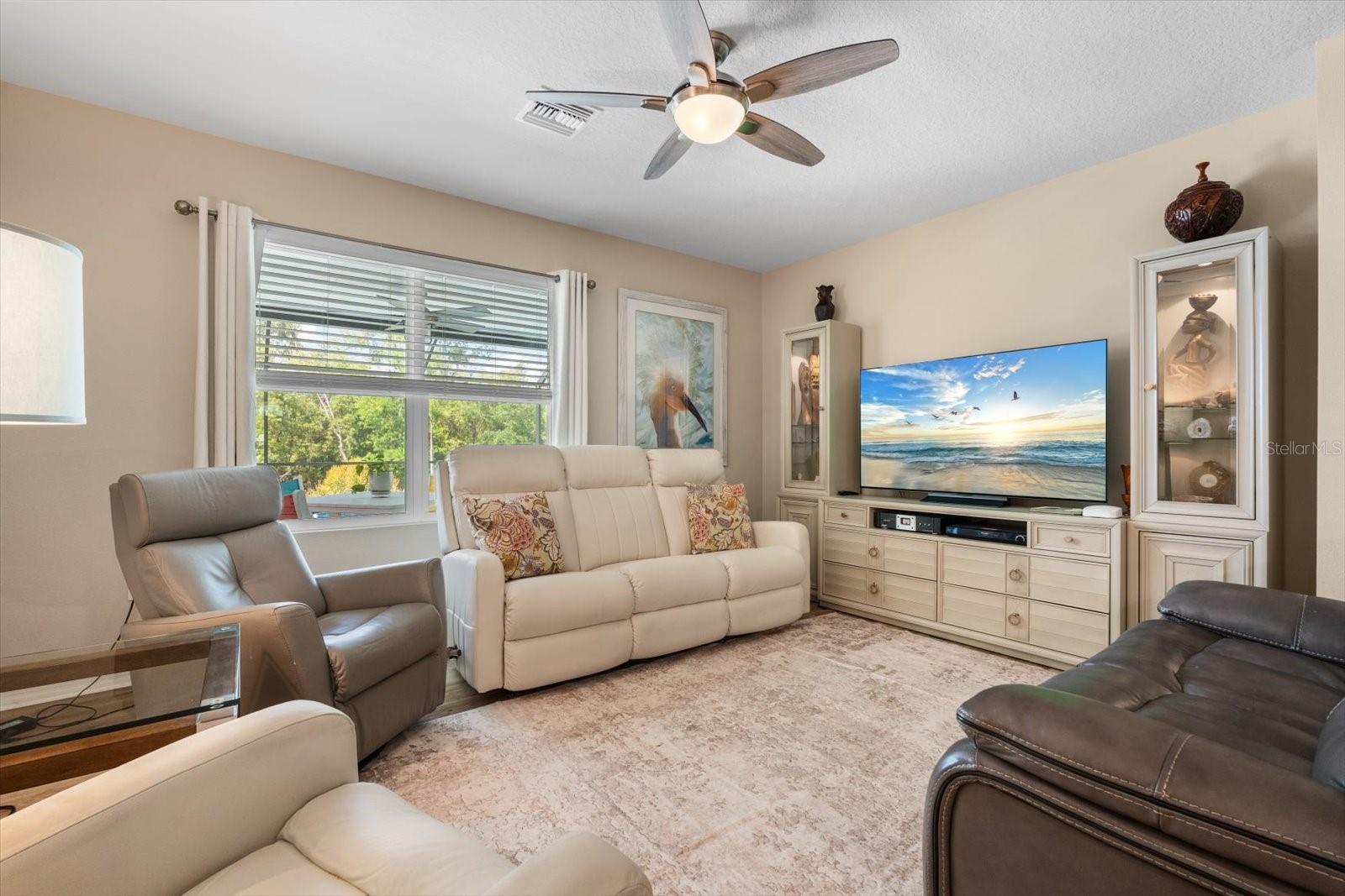 2811 GREENLEAF TER