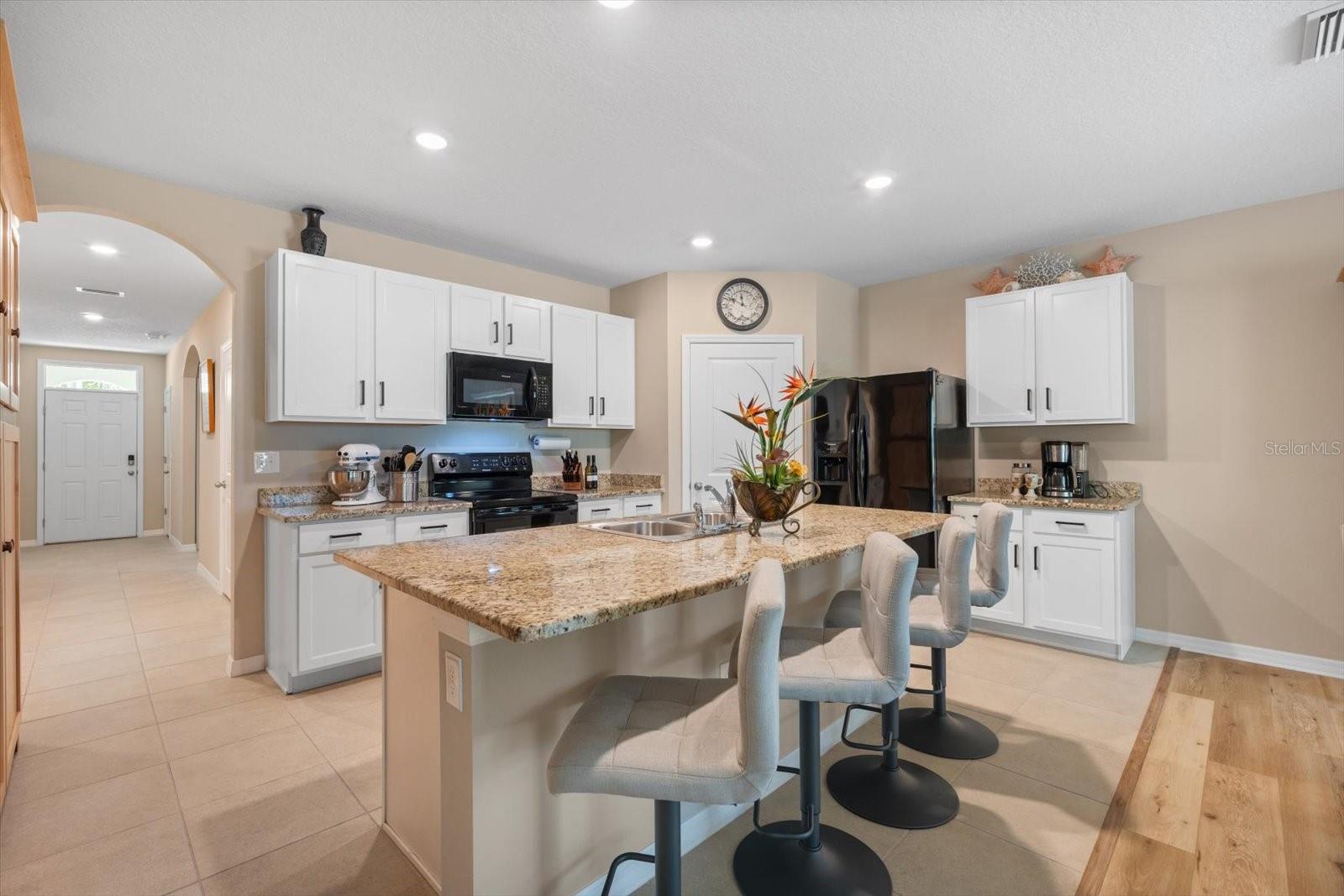 2811 GREENLEAF TER