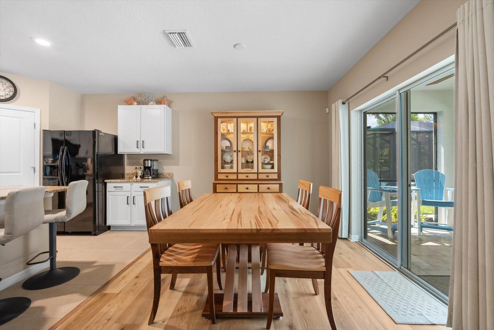 2811 GREENLEAF TER