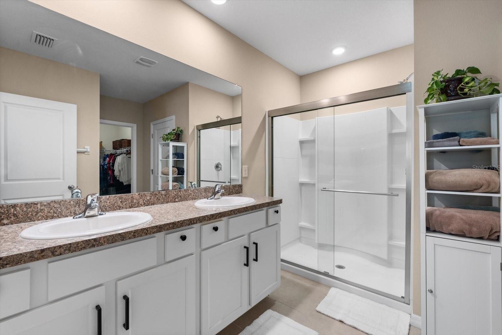 2811 GREENLEAF TER