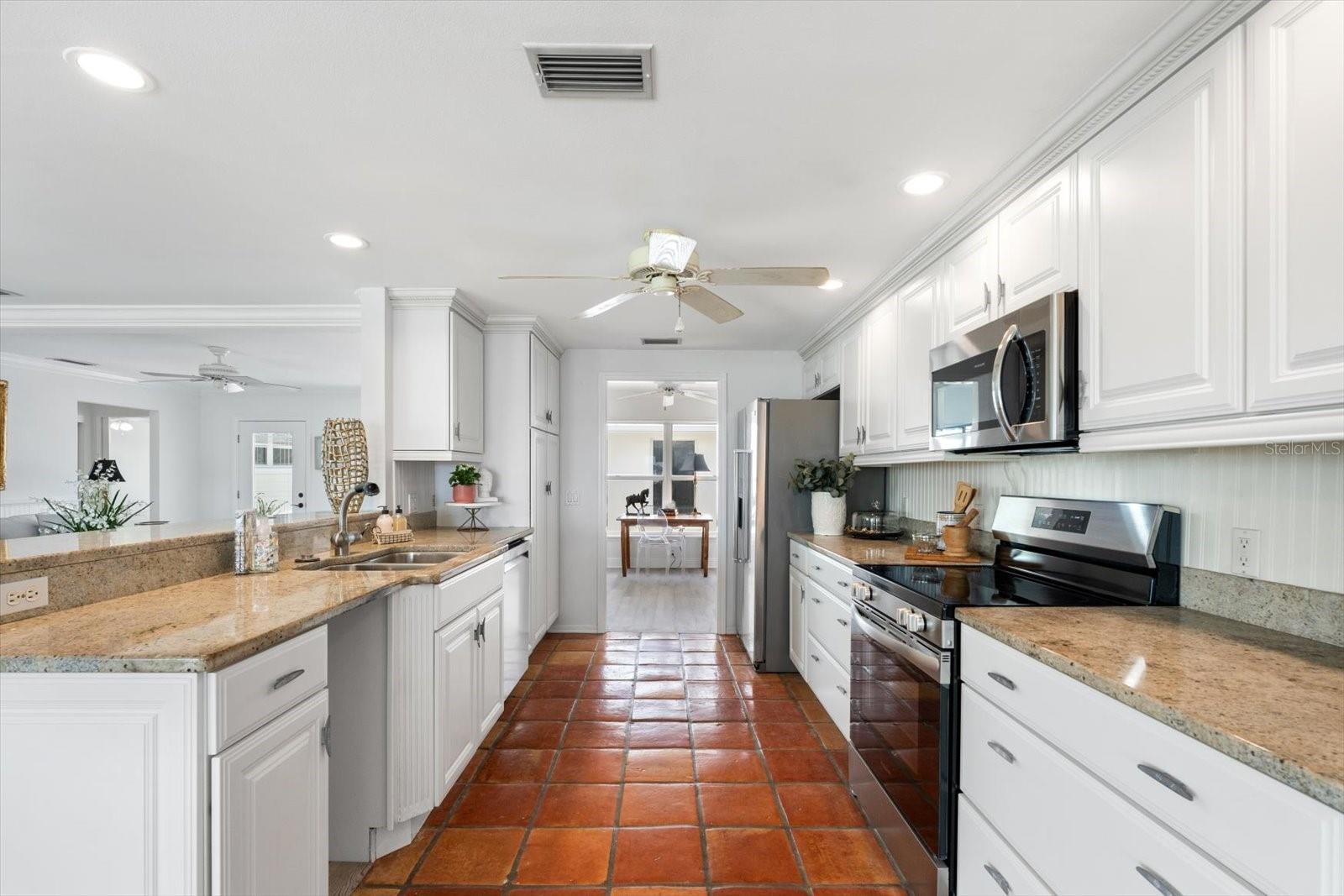 1907 4TH ST W