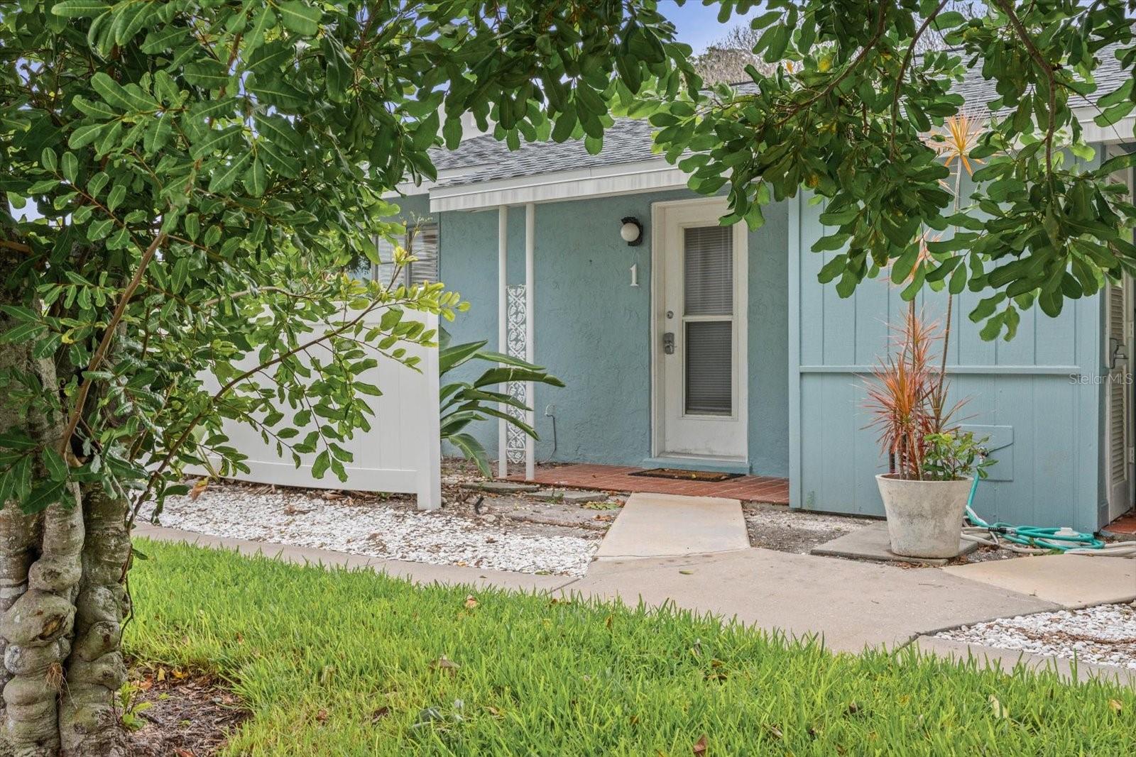 170 ROOSEVELT DR #1